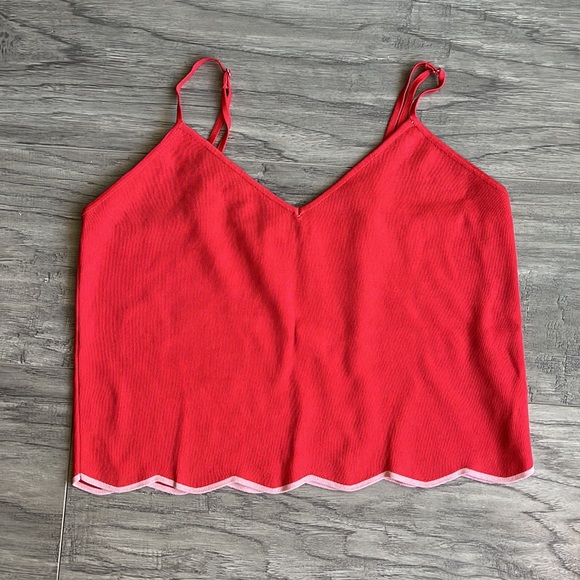 Scalloped edge cropped tank - Picture 1 of 5